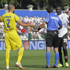 Mohamed Coly e Zanon del Frosinone (Foto Ivan Benedetto)