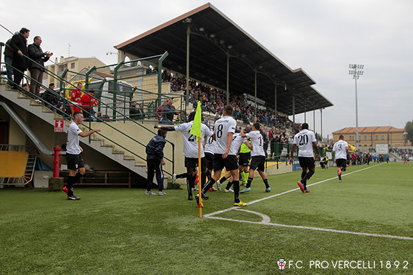 LIVE PRO VERCELLI BARI La Diretta Del Match