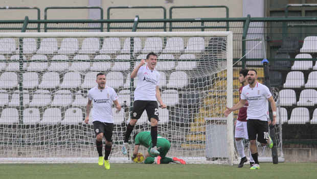 Roberto Iezzi esulta dopo il gol (Foto Ivan Benedetto)