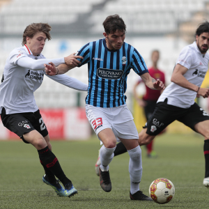 Mattia Capoferri contro la Pro Vercelli (Foto Ivan Benedetto)